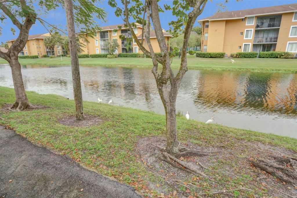 7680 NW 79th Avenue, Unit P 1, Tamarac, FL 33321 Photo
