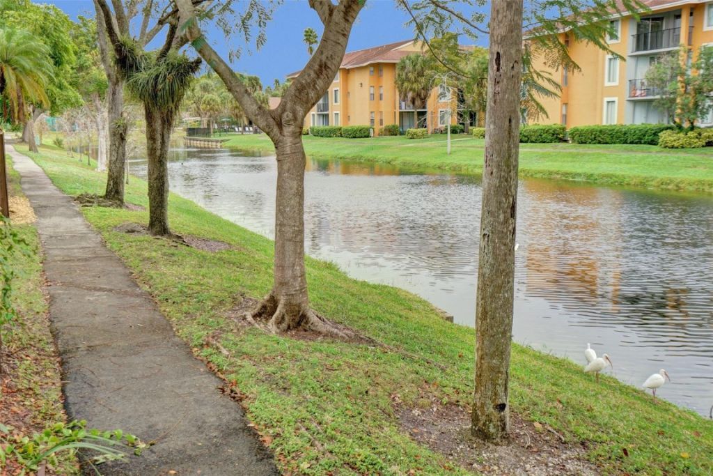 7680 NW 79th Avenue, Unit P 1, Tamarac, FL 33321 Photo