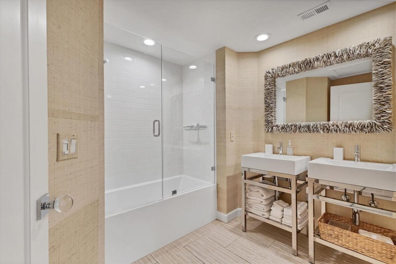 3401 54th Drive W, Unit 201, Bradenton, FL 34210 Photo