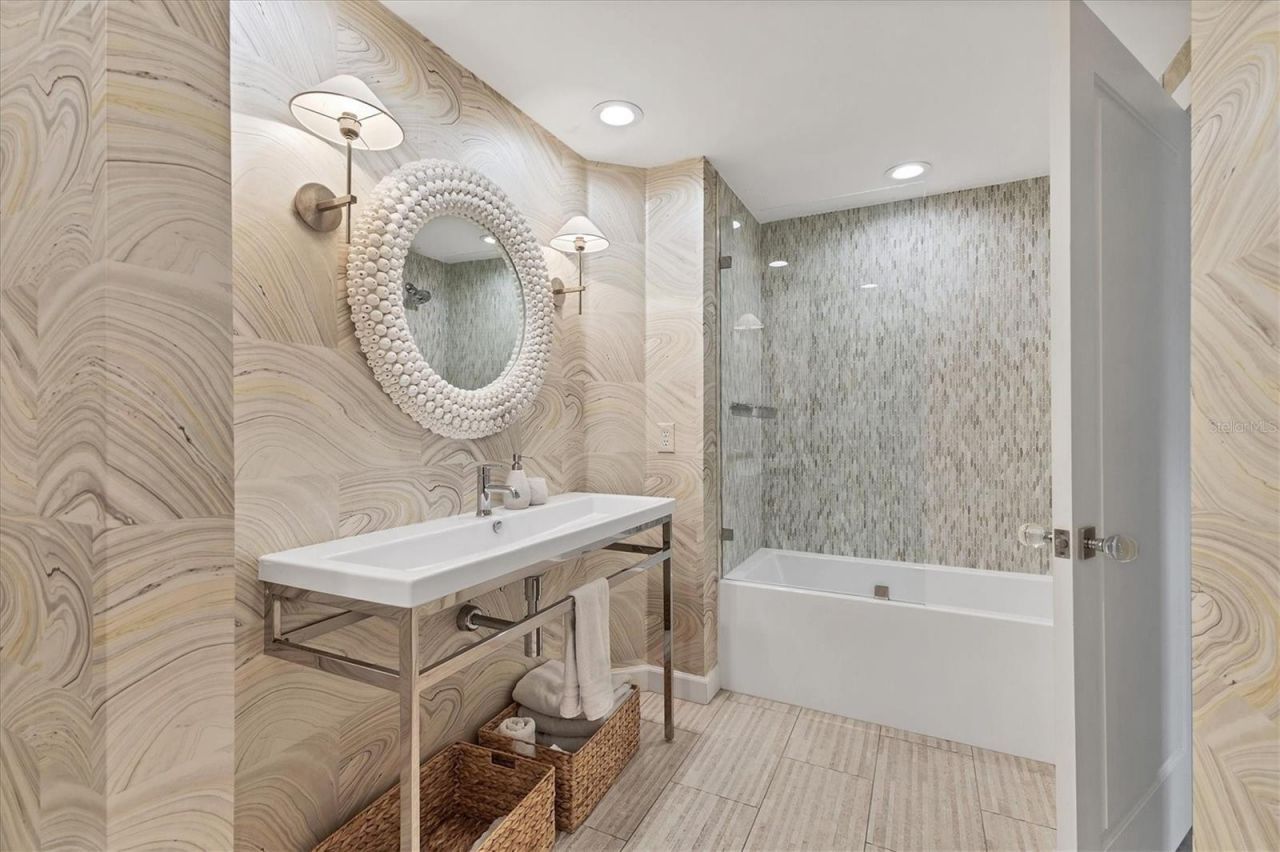 3401 54th Drive W, Unit 201, Bradenton, FL 34210 Photo