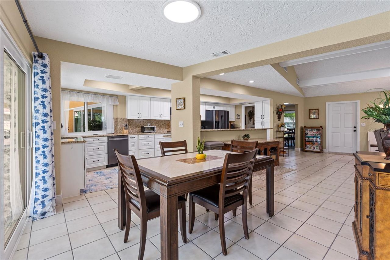 1905 Country Club Court, Plant City, FL 33566 Photo