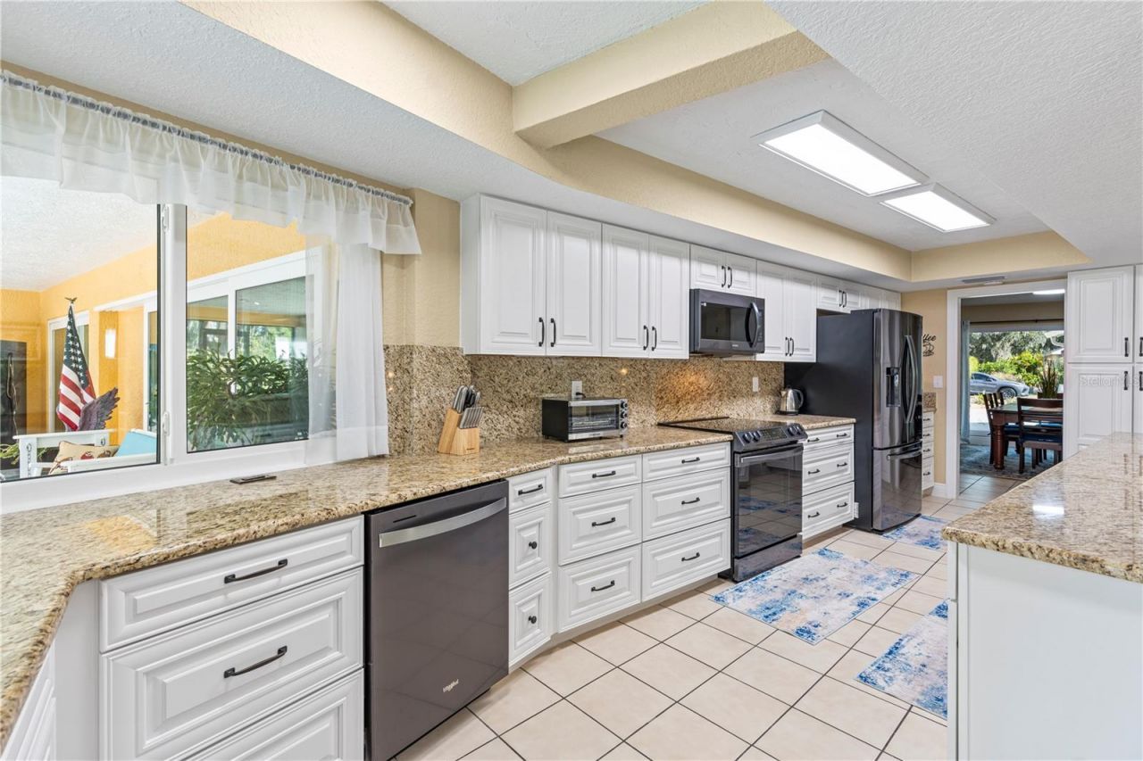 1905 Country Club Court, Plant City, FL 33566 Photo