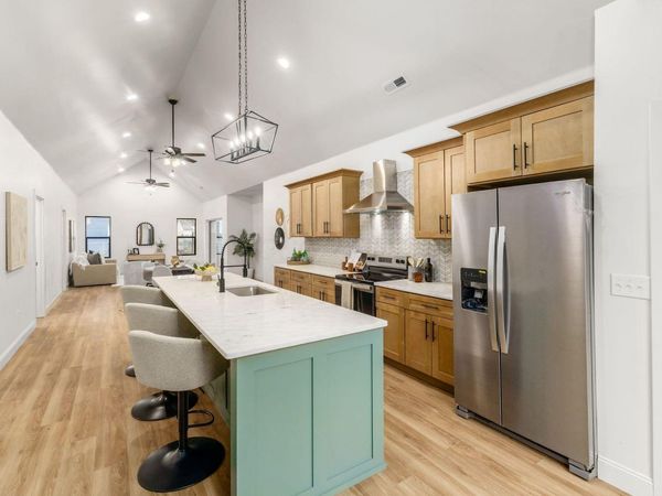 83 Seymour Avenue, Buckeye Lake, OH 43008