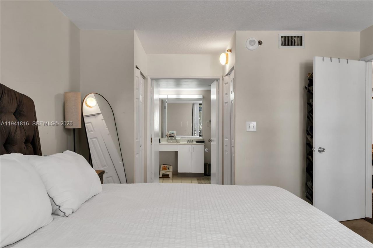 3300 NE 192nd St, Unit 202, Aventura, FL 33180 Photo