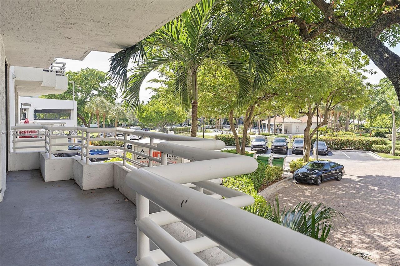 3300 NE 192nd St, Unit 202, Aventura, FL 33180 Photo