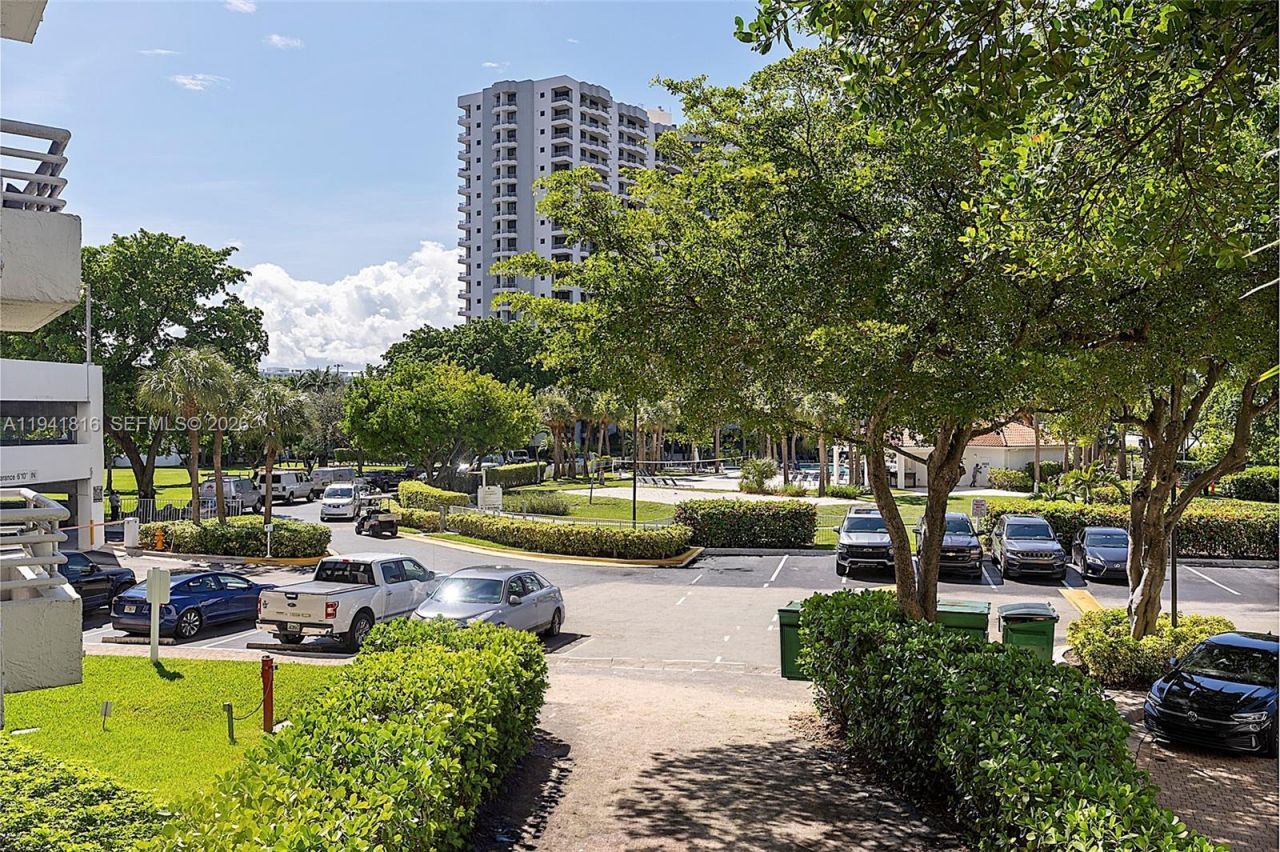 3300 NE 192nd St, Unit 202, Aventura, FL 33180 Photo