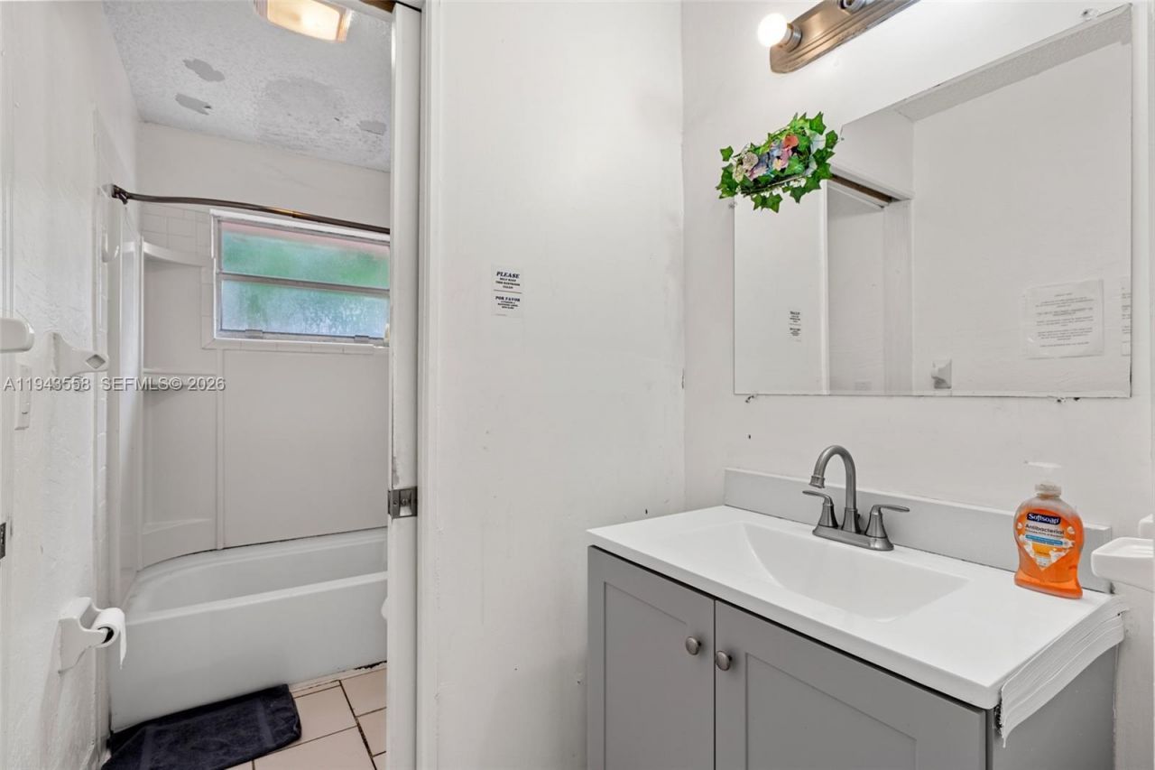 1112 NE 5th Ave, Fort Lauderdale, FL 33304 Photo