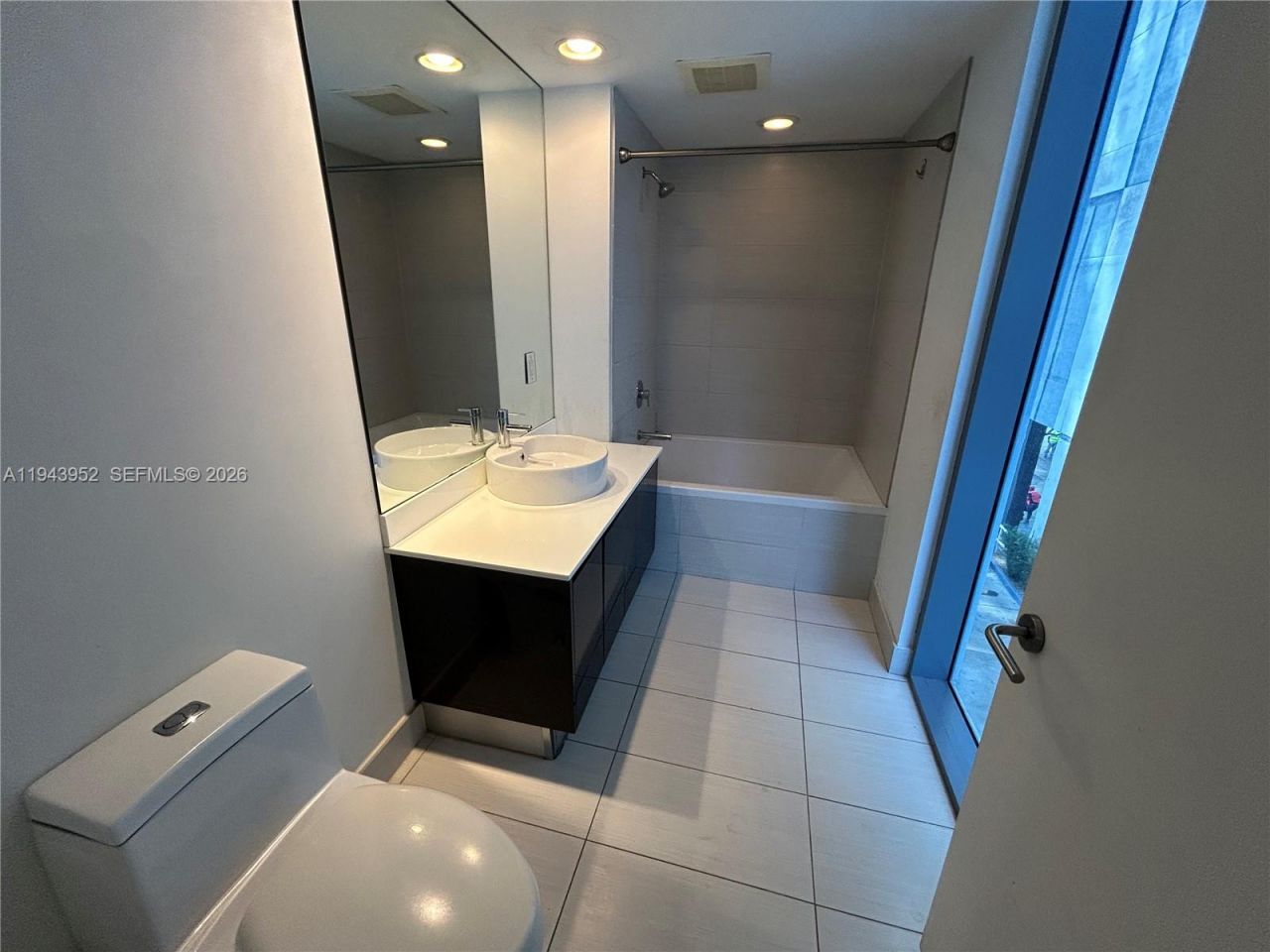 31 SE 6th St, Unit 407, Miami, FL 33131 Photo