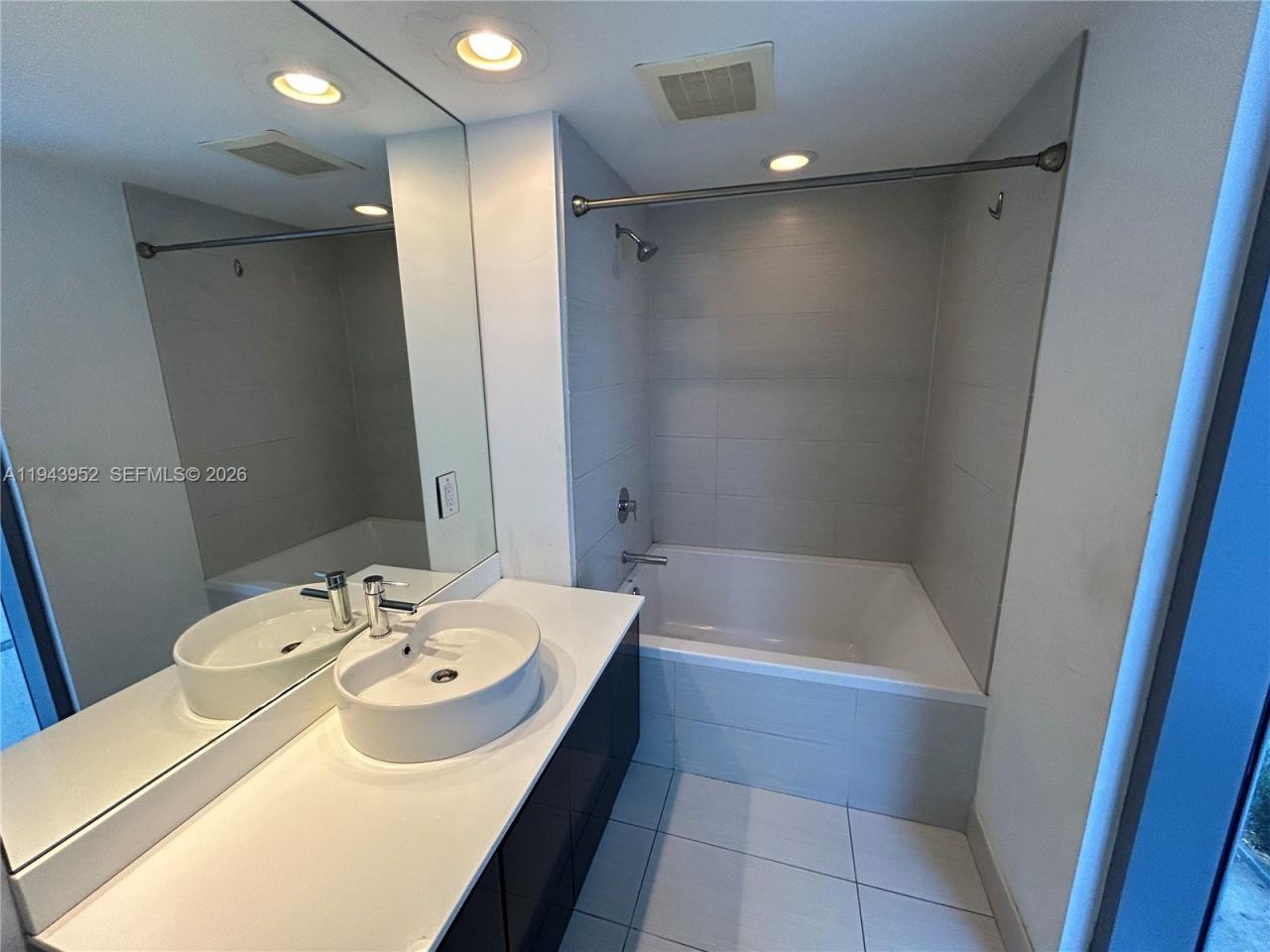 31 SE 6th St , Unit 407, Miami, FL 33131 Photo