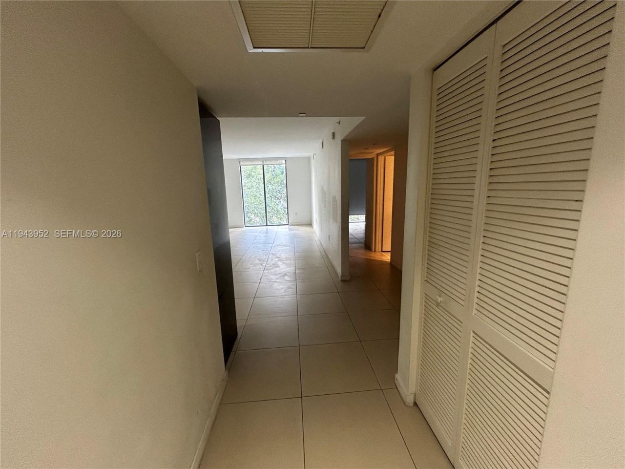 31 SE 6th St, Unit 407, Miami, FL 33131 Photo