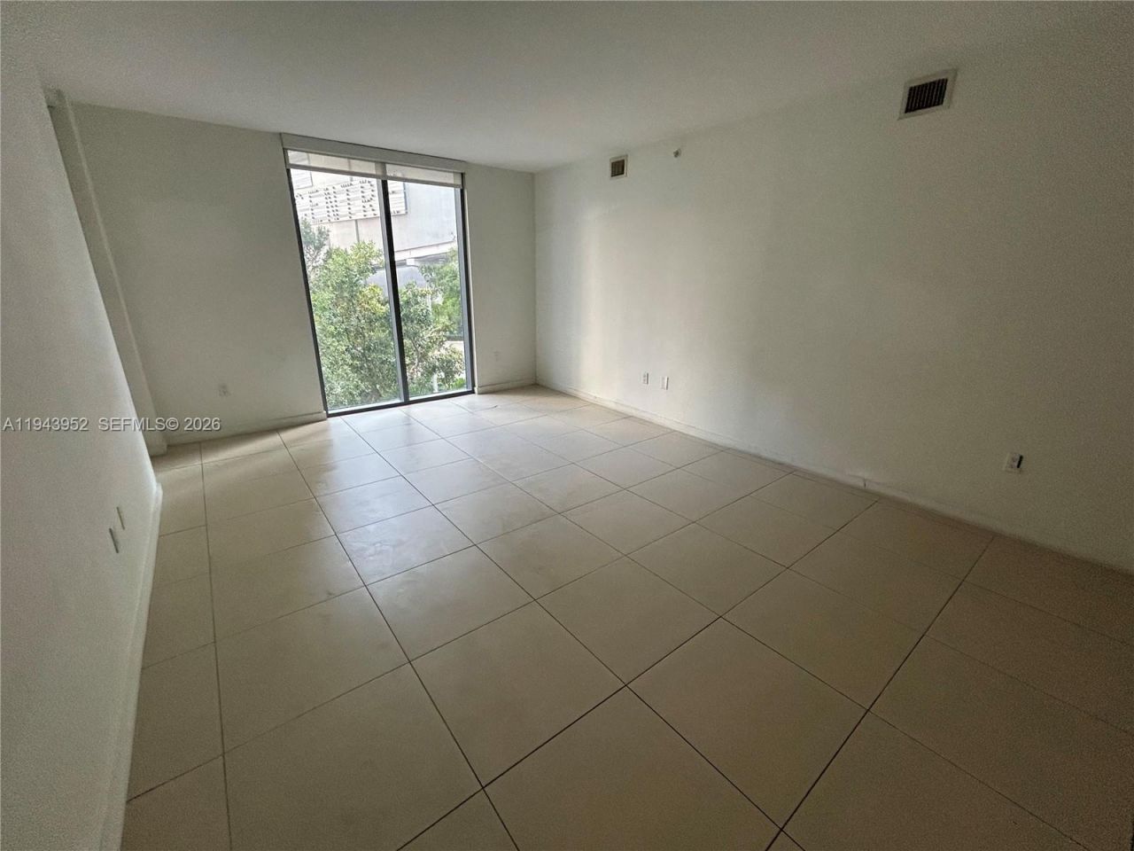 31 SE 6th St, Unit 407, Miami, FL 33131 Photo