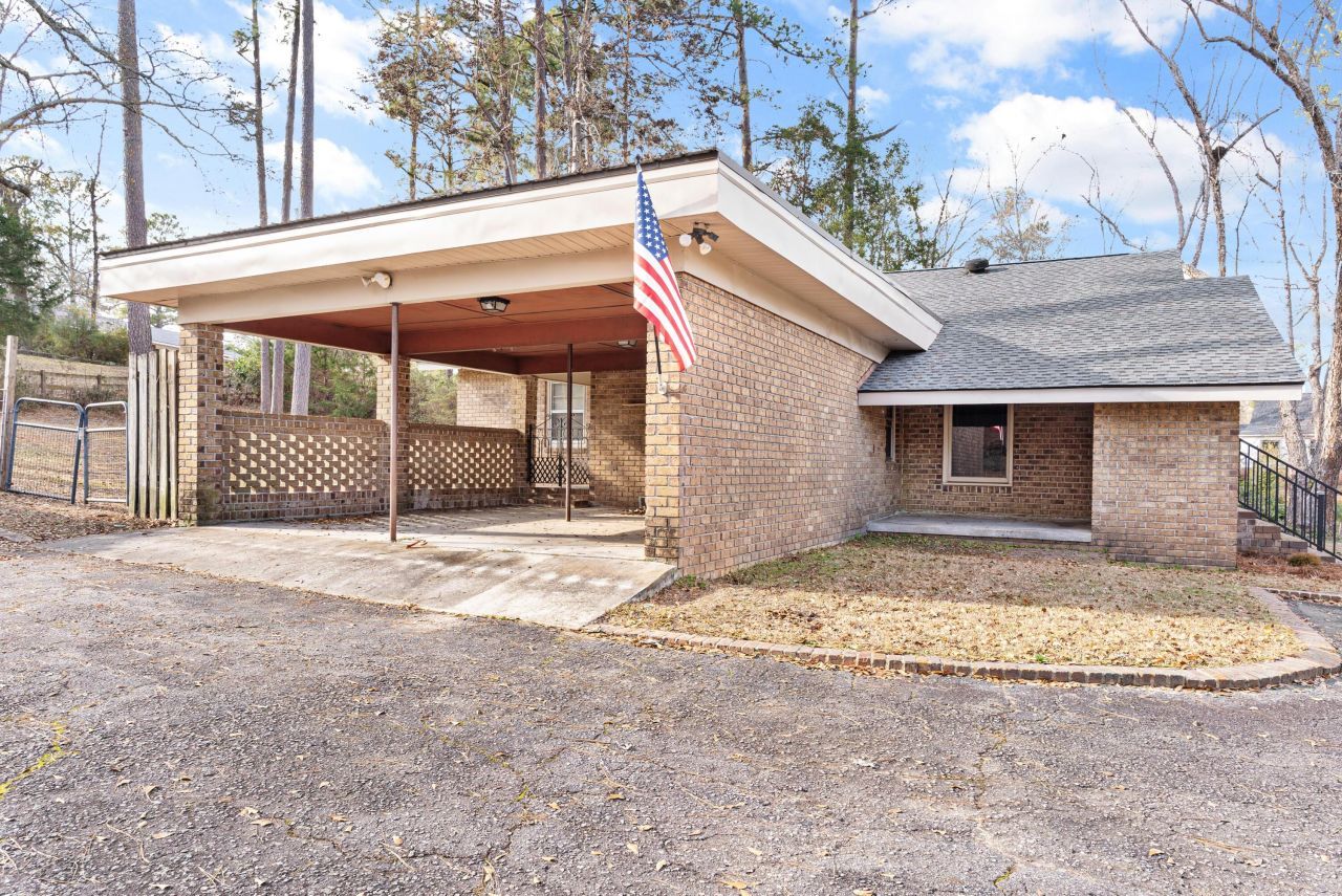 204 Brook Drive Photo 5