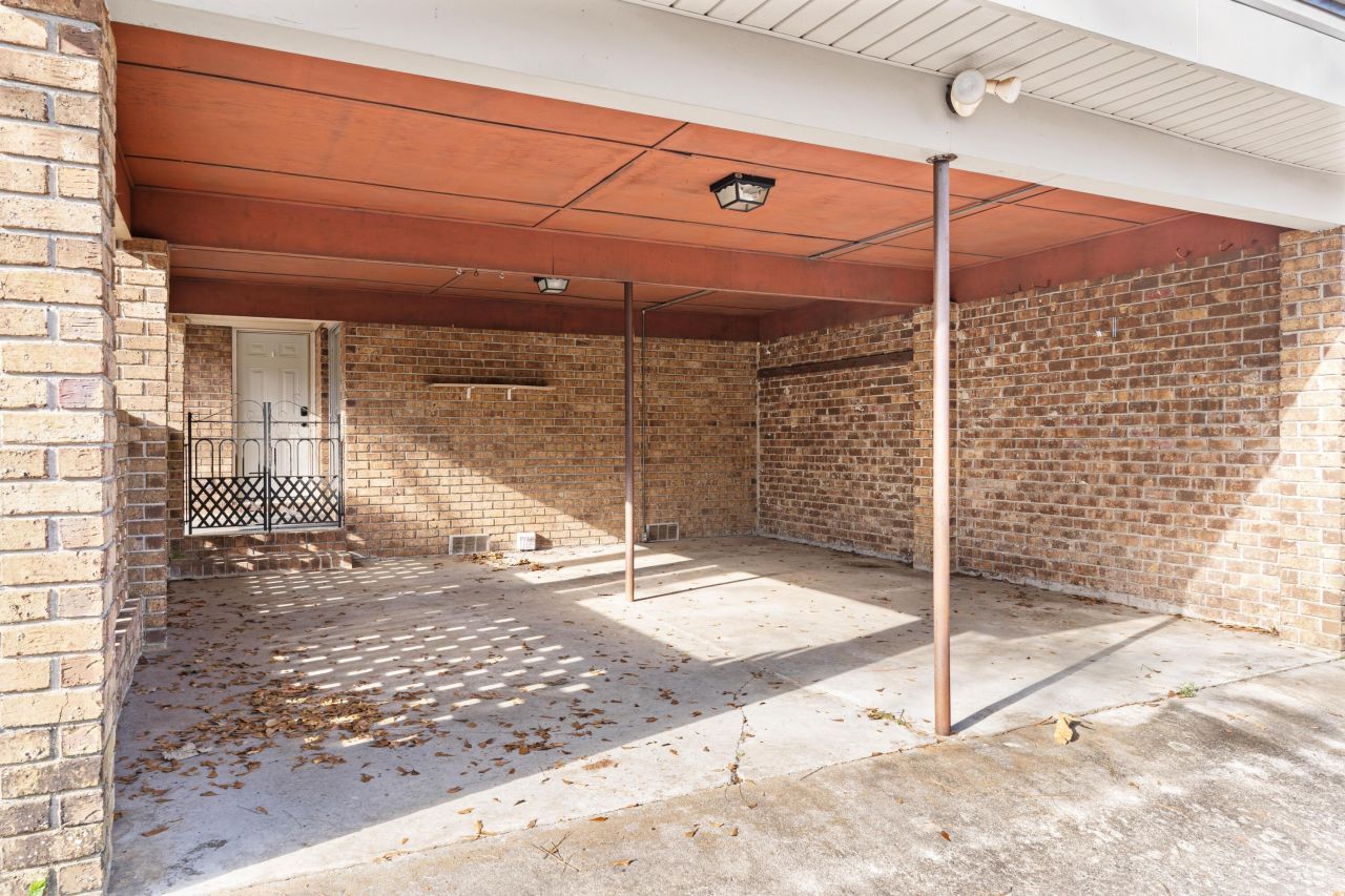 204 Brook Drive Photo 6