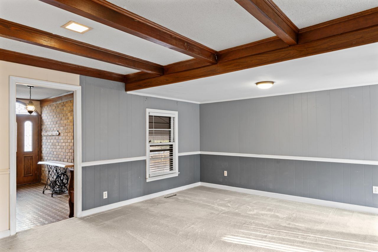 204 Brook Drive Photo 9