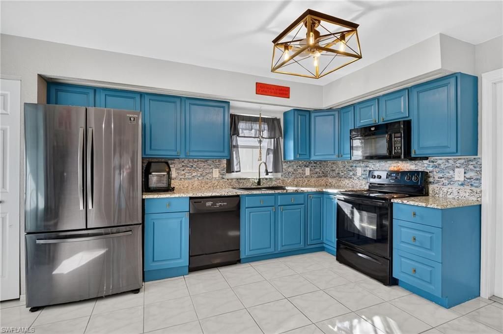 1105 SW 11th Pl, Cape Coral, FL 33991 Photo