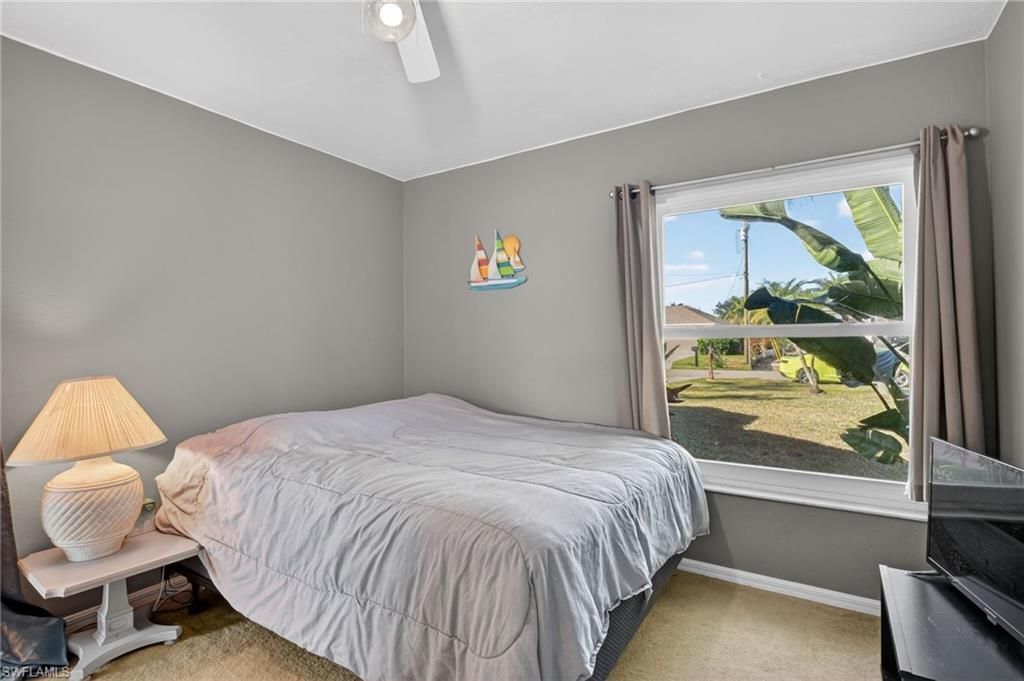 1105 SW 11th Pl, Cape Coral, FL 33991 Photo