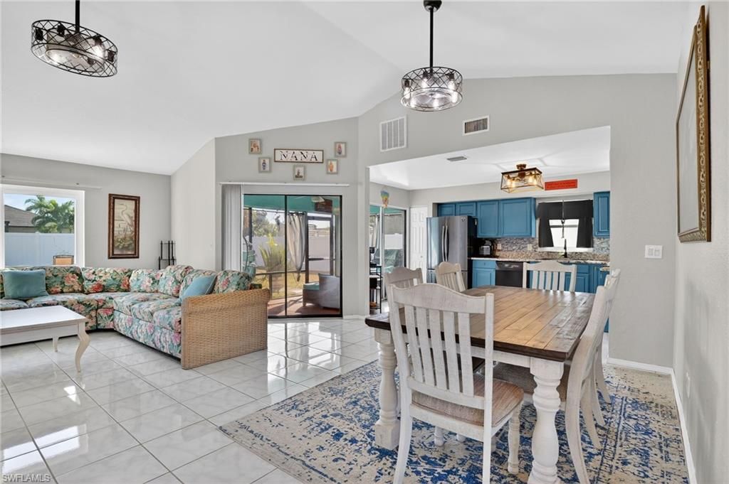 1105 SW 11th Pl, Cape Coral, FL 33991 Photo