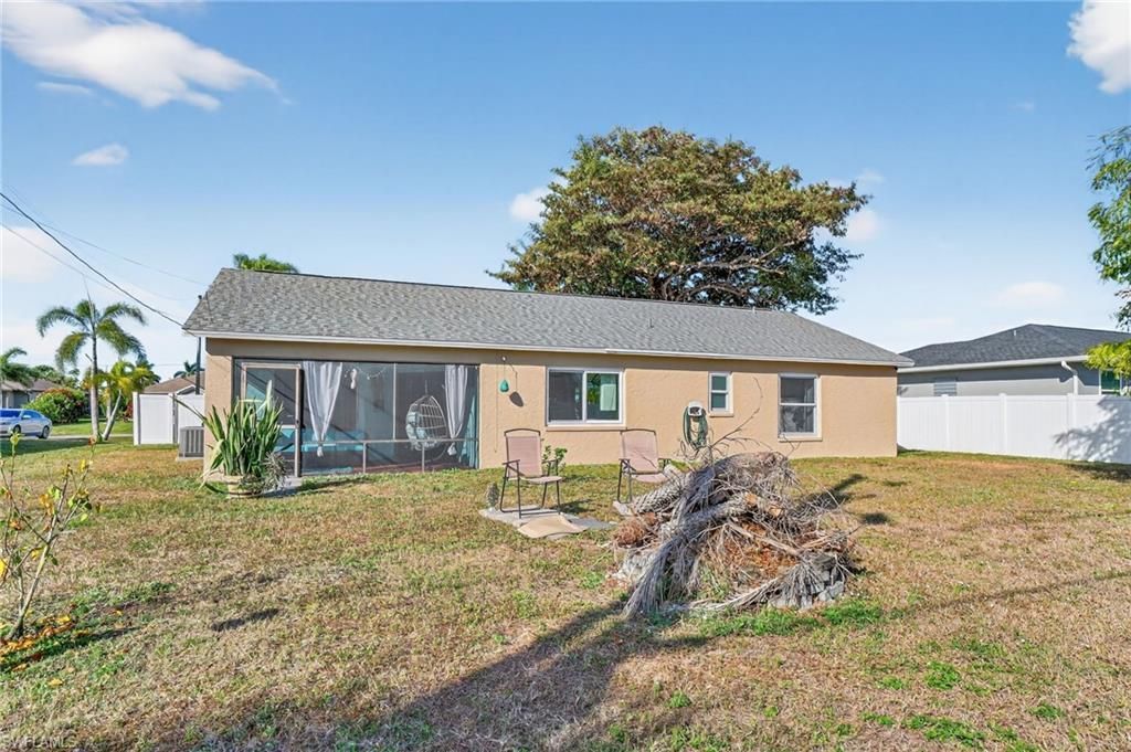 1105 SW 11th Pl, Cape Coral, FL 33991 Photo