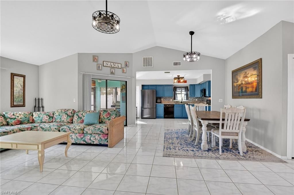 1105 SW 11th Pl, Cape Coral, FL 33991 Photo