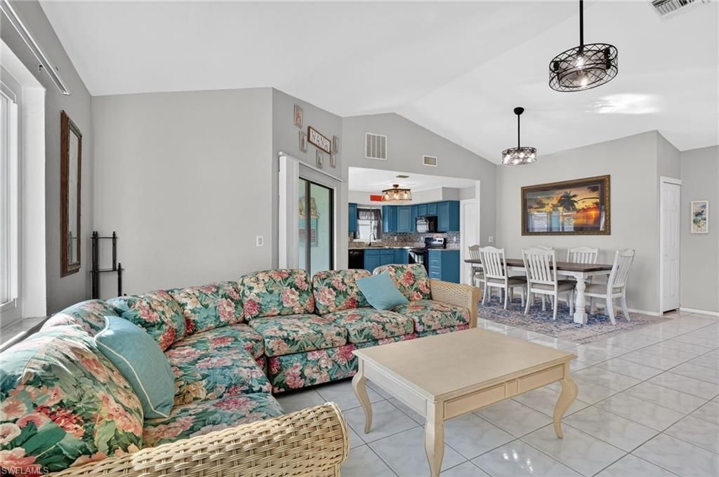 1105 SW 11th Pl, Cape Coral, FL 33991 Photo