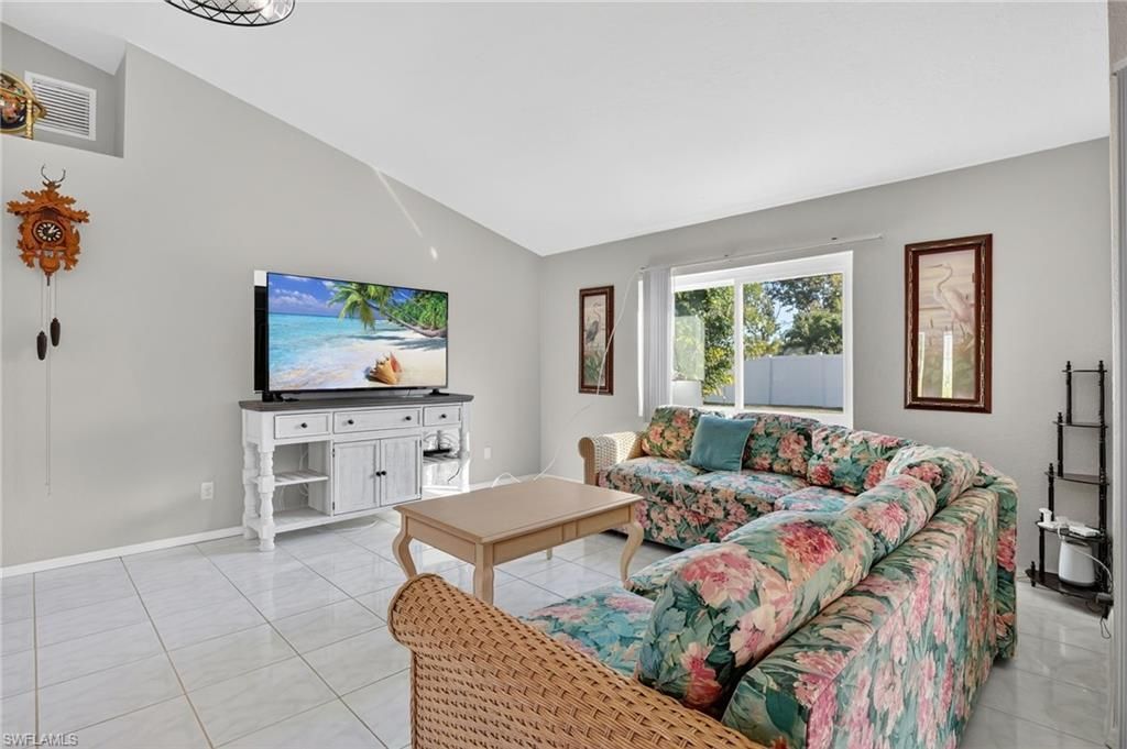 1105 SW 11th Pl, Cape Coral, FL 33991 Photo