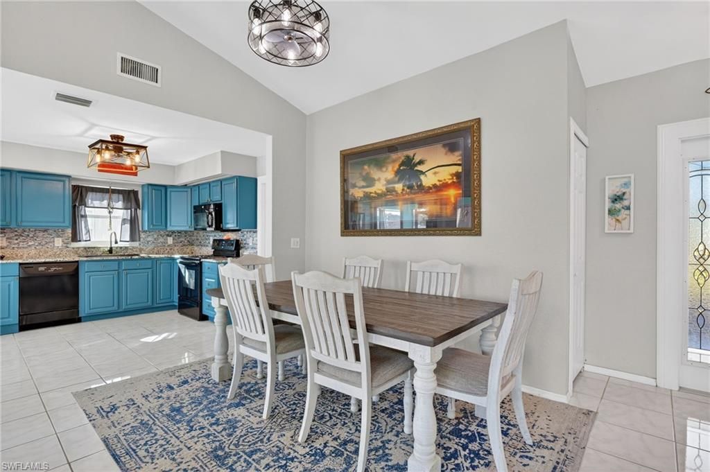 1105 SW 11th Pl, Cape Coral, FL 33991 Photo