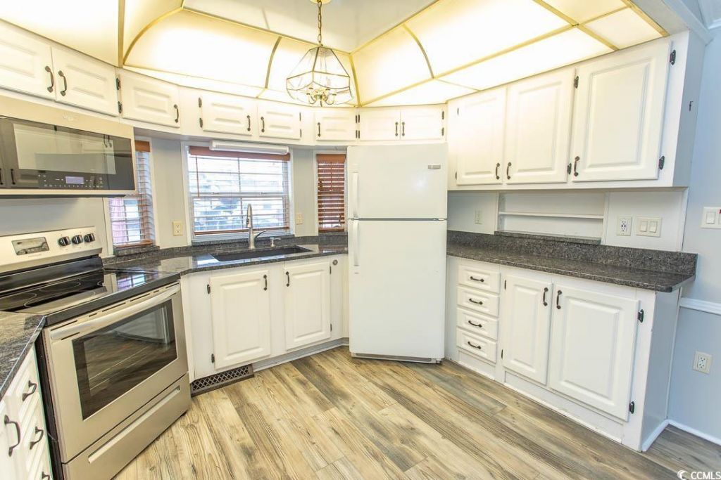 5400 Little River Neck Rd. Photo 13