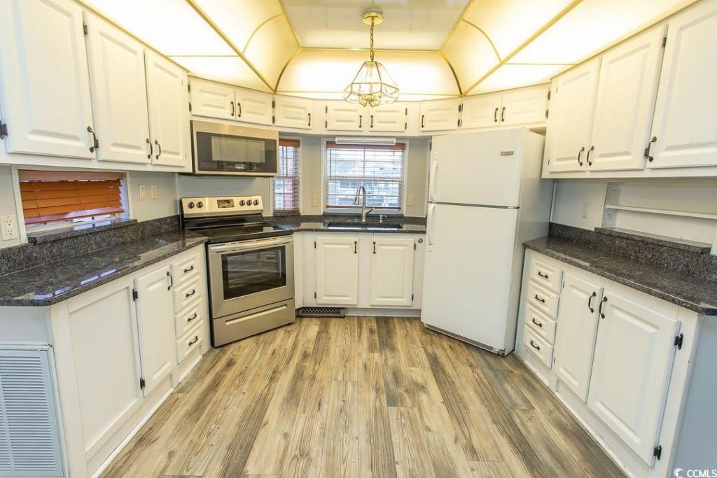 5400 Little River Neck Rd. Photo 8