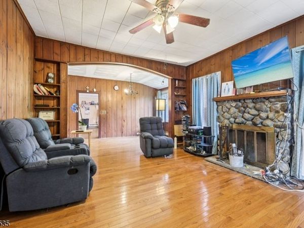 101 Seminole Ave, Lincoln Park, NJ 07035