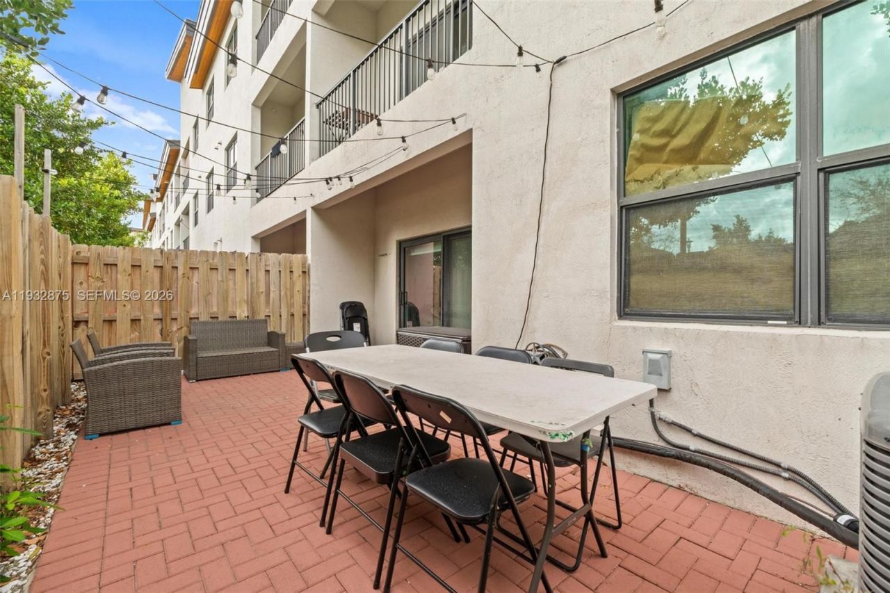 7809 NW 104th Ave, Unit 1, Doral, FL 33178 Photo