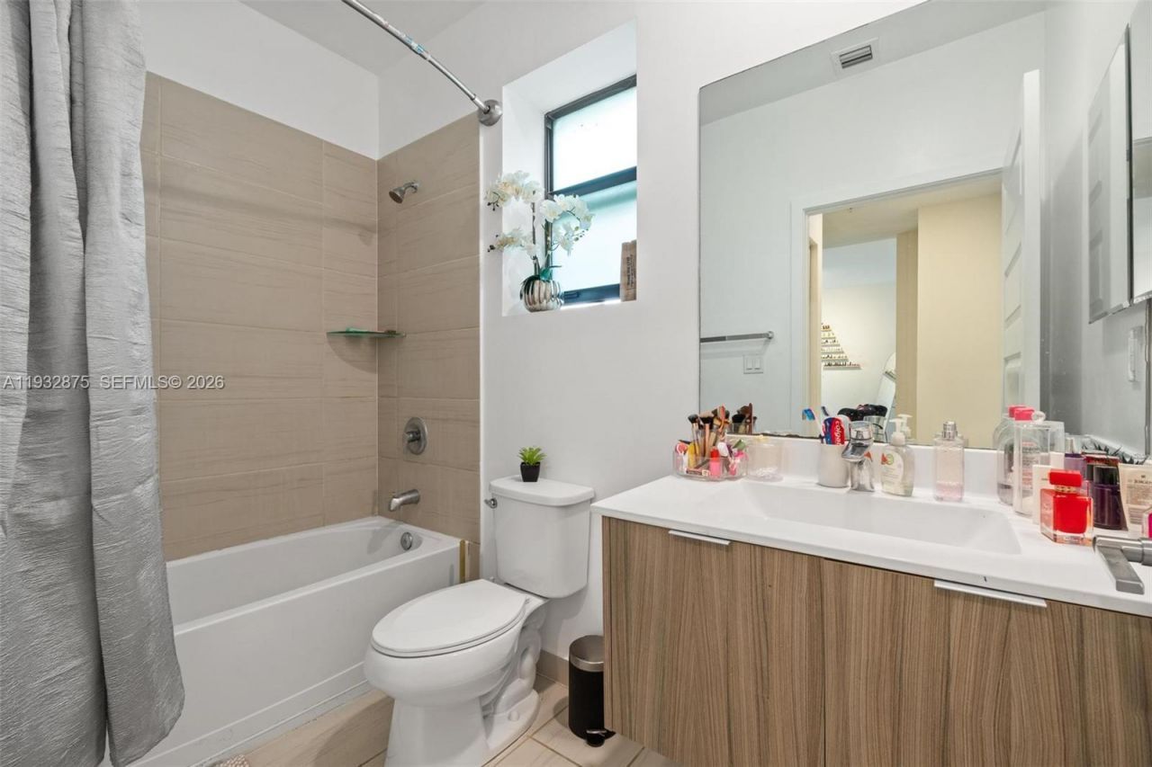 7809 NW 104th Ave, Unit 1, Doral, FL 33178 Photo