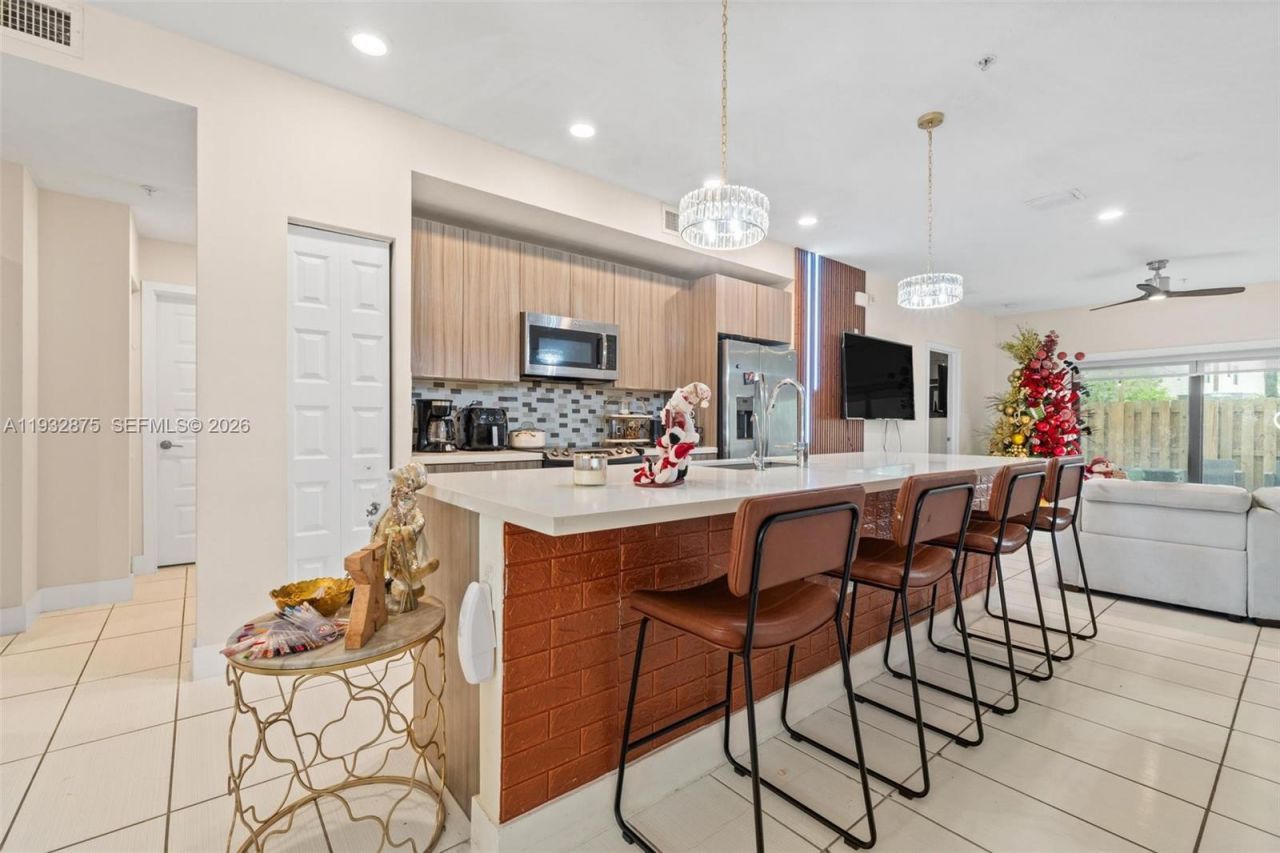 7809 NW 104th Ave, Unit 1, Doral, FL 33178 Photo