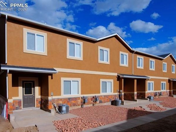 1874 Sandtoft Heights, Colorado Springs, CO 80951