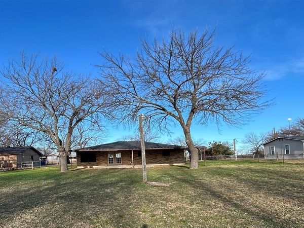 1018 N Fisher Street, Gorman, TX 76454