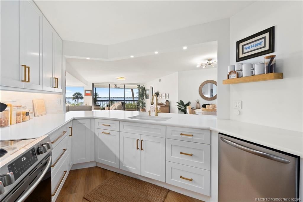 625 NW North River Drive, Unit 205, Stuart, FL 34994 Photo