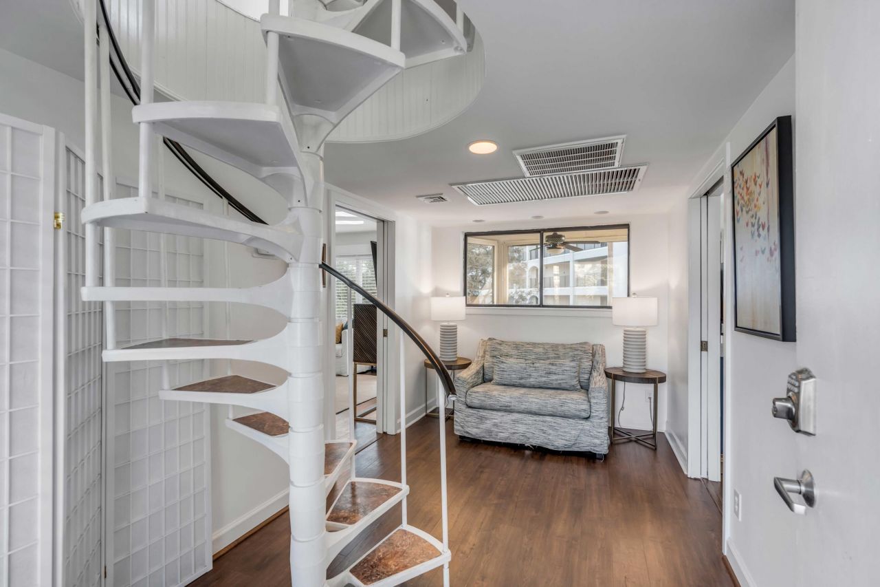 9000 Palmetto Drive Photo 21