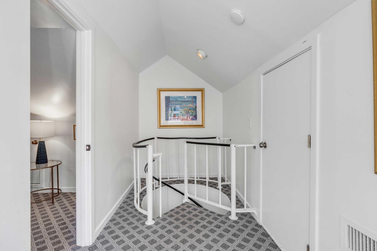 9000 Palmetto Drive Photo 24