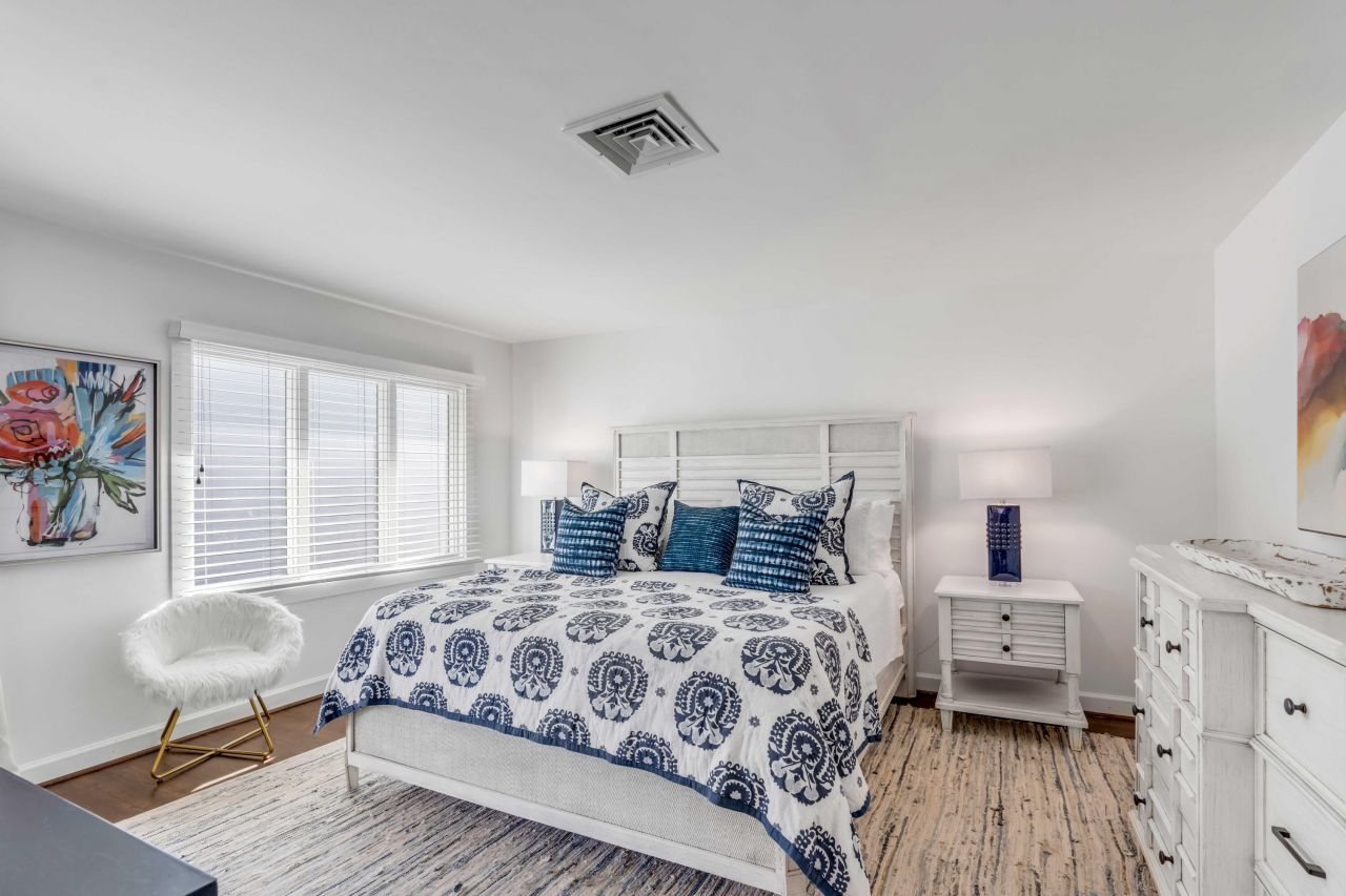 9000 Palmetto Drive Photo 4