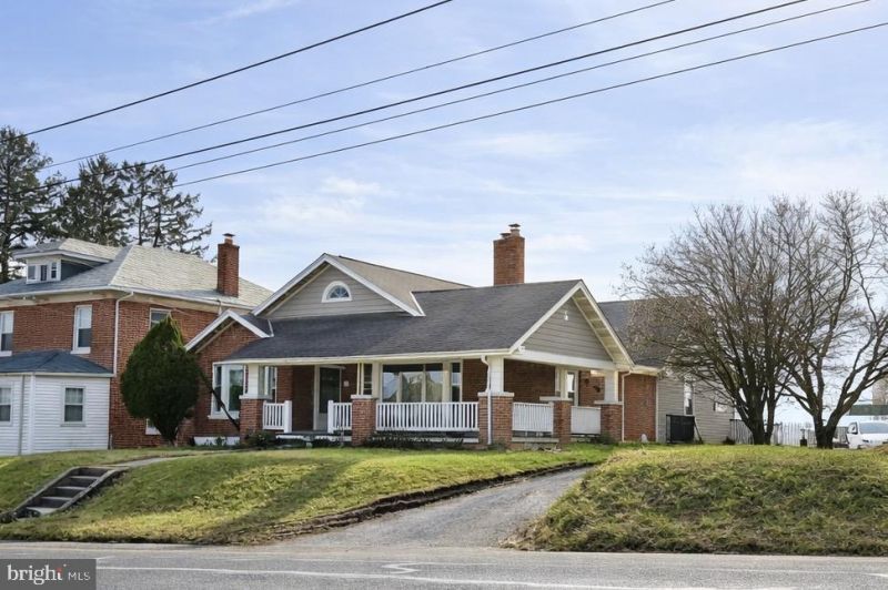 5030 Lincoln Highway W, Thomasville, PA 17364 Main Photo