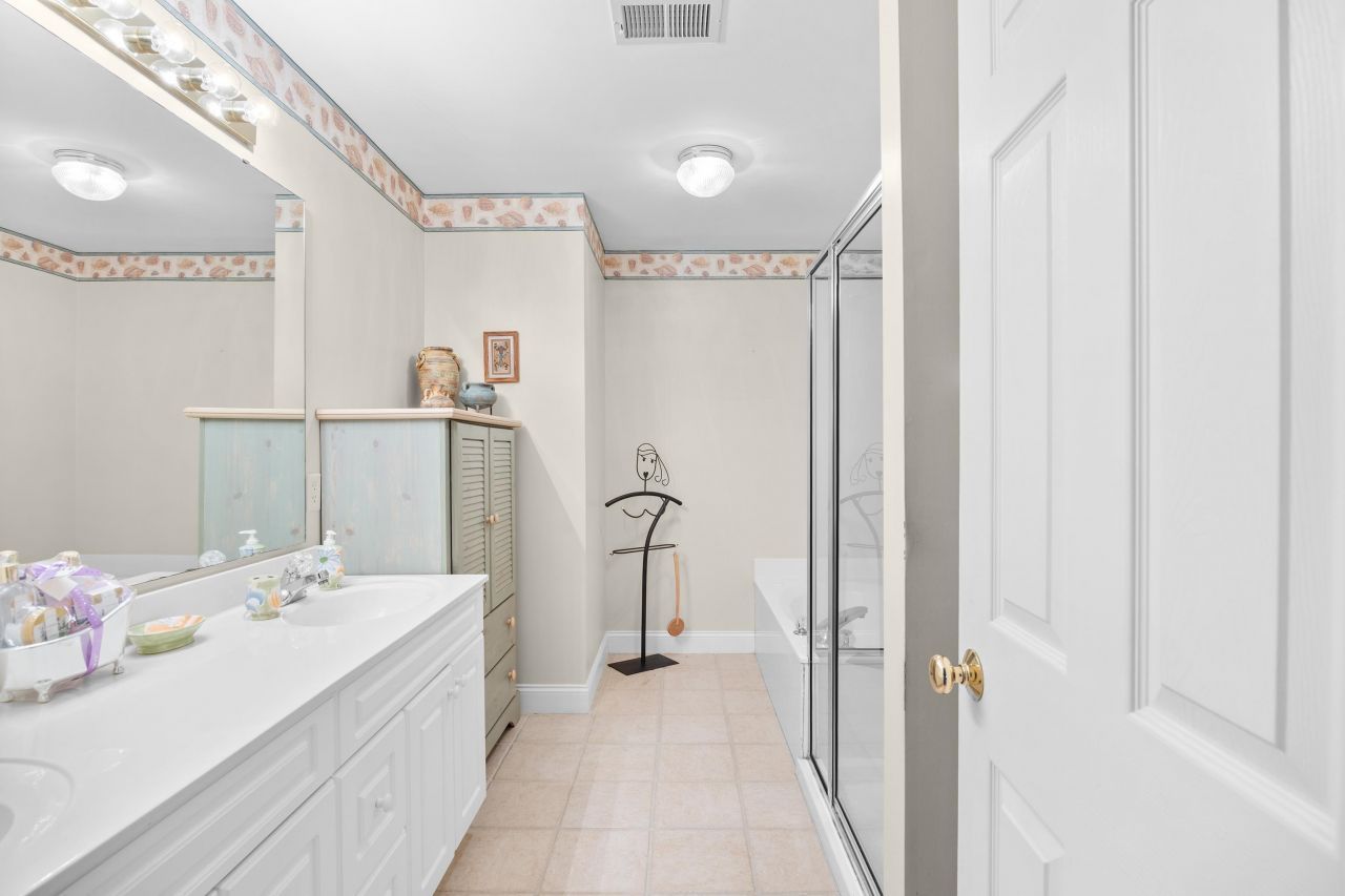 489 Golden Bear Dr. Photo 20