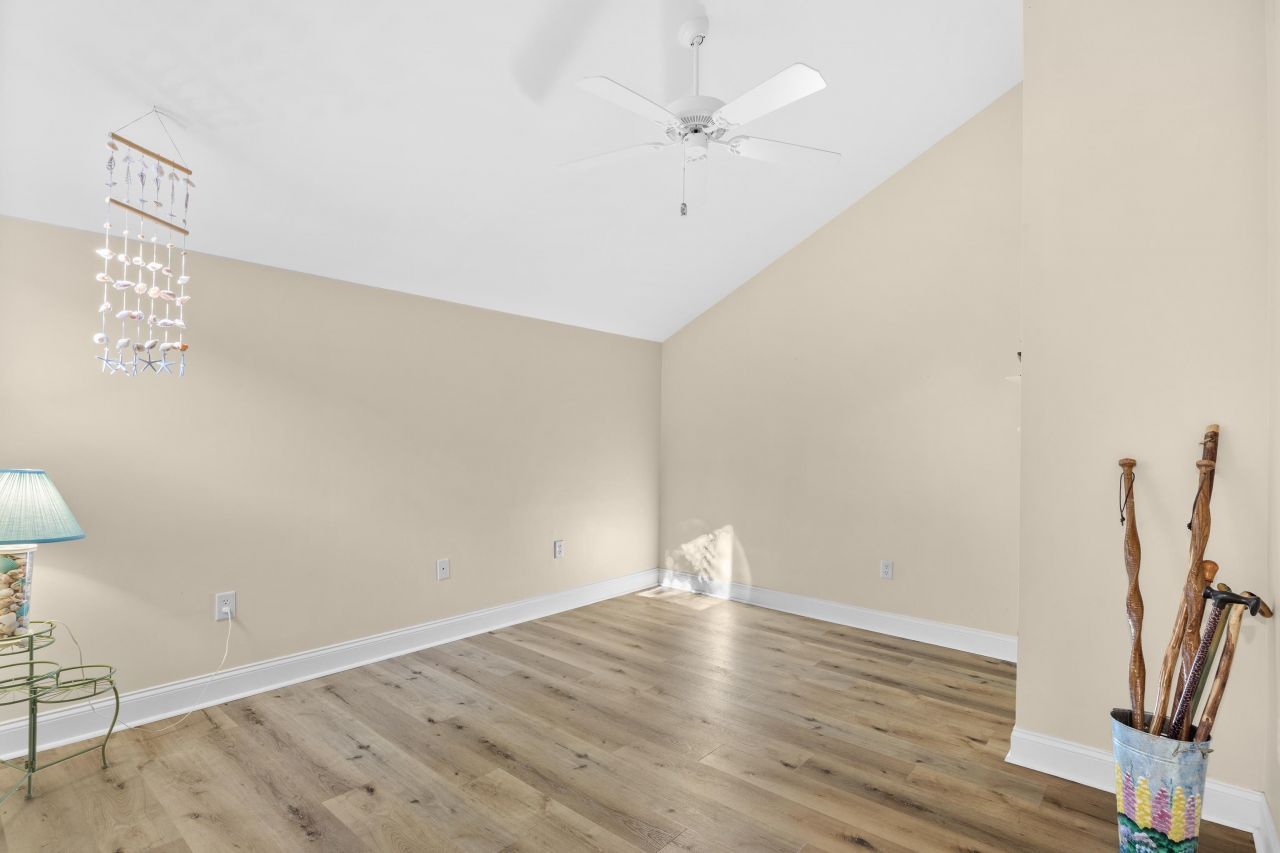 489 Golden Bear Dr. Photo 21