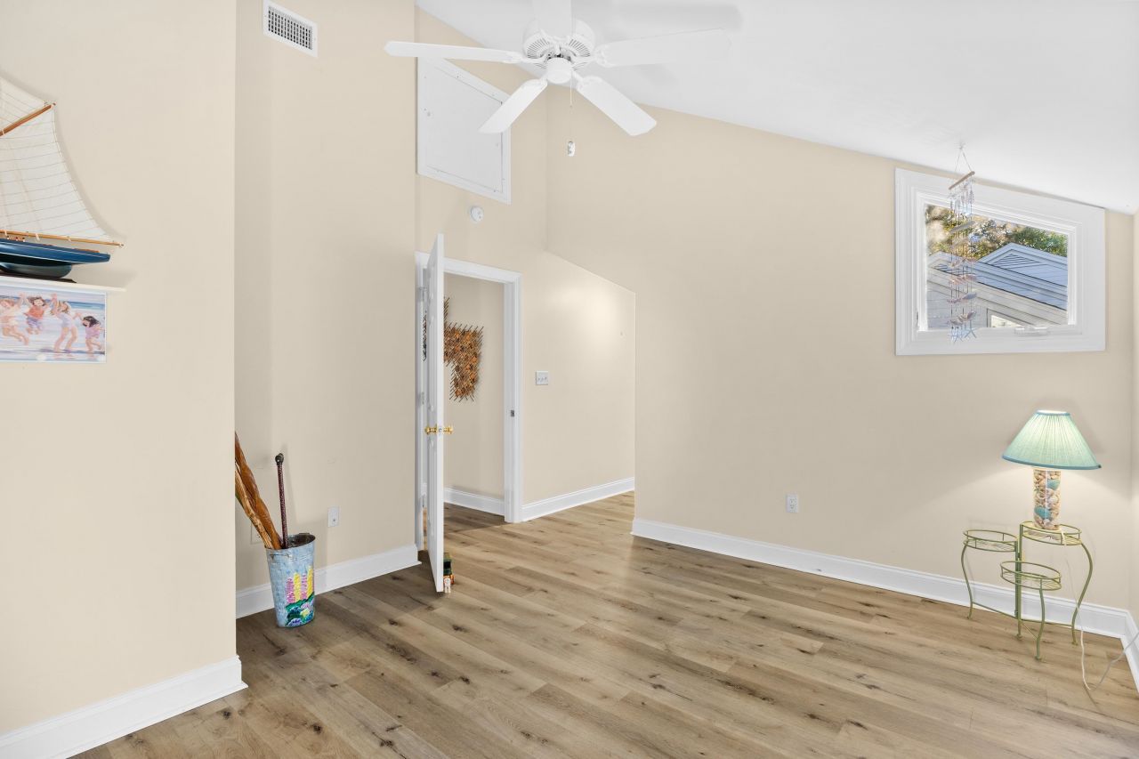 489 Golden Bear Dr. Photo 22