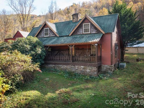 1265 Dillingham Road, Barnardsville, NC 28709