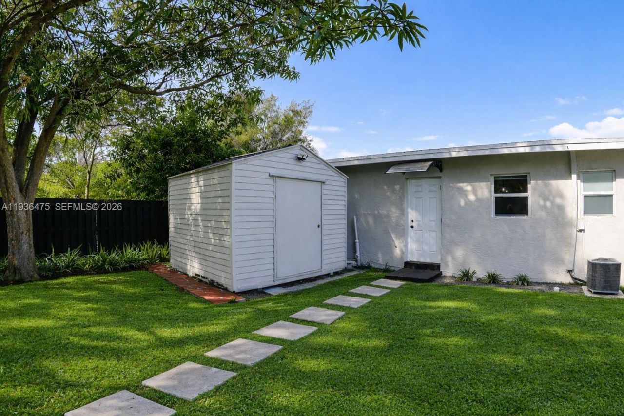 1032 NW 11th Pl, Fort Lauderdale, FL 33311 Photo