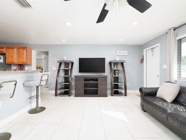 1417 SW 48th Ave, Fort Lauderdale, FL 33317