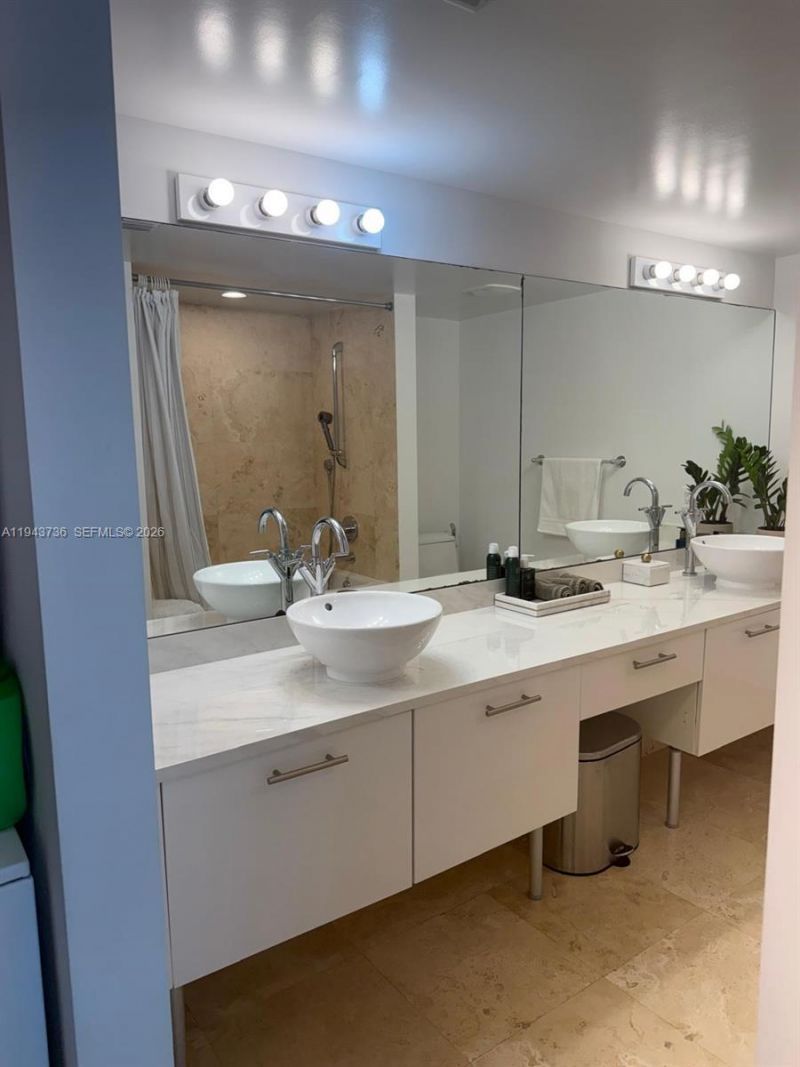 41 SE 5th St, Unit 2010, Miami, FL 33131 Photo