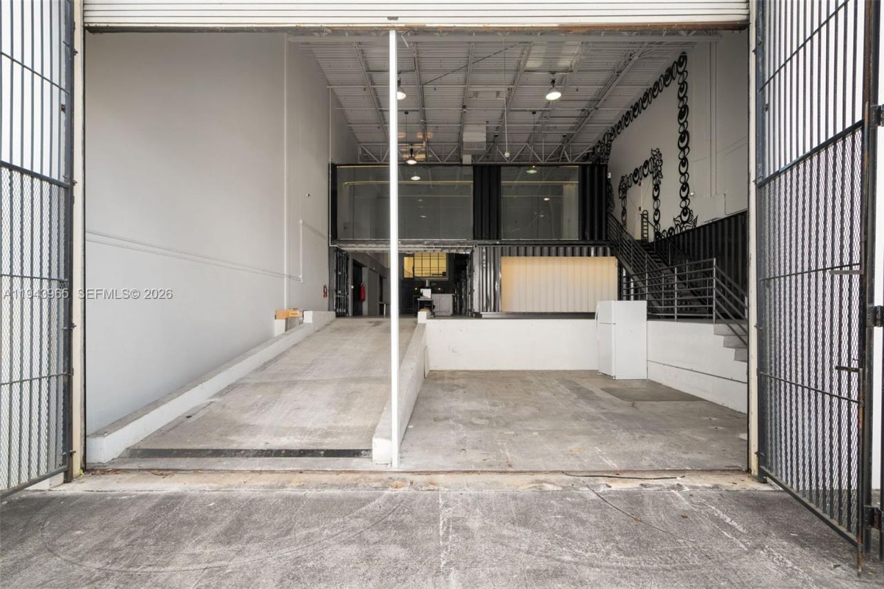 7620 NW 25th St, Unit 3, Miami, FL 33122 Photo