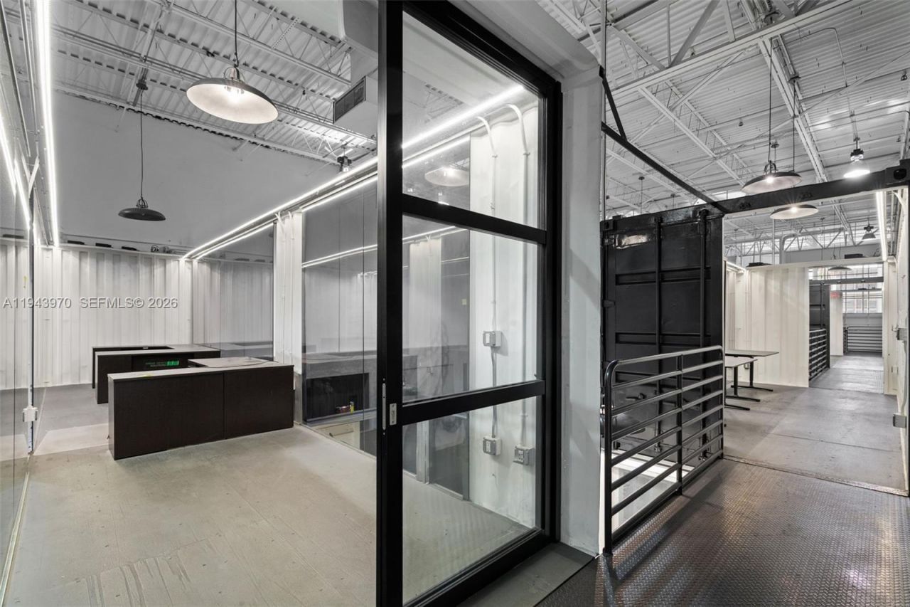 7620 NW 25th St , Unit 4, Miami, FL 33122 Photo