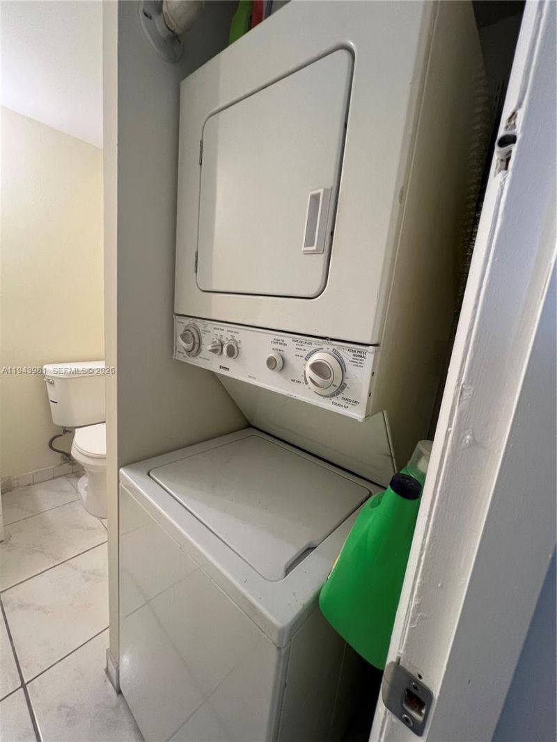 260 NW 107th Ave, Unit 212, Miami, FL 33172 Photo