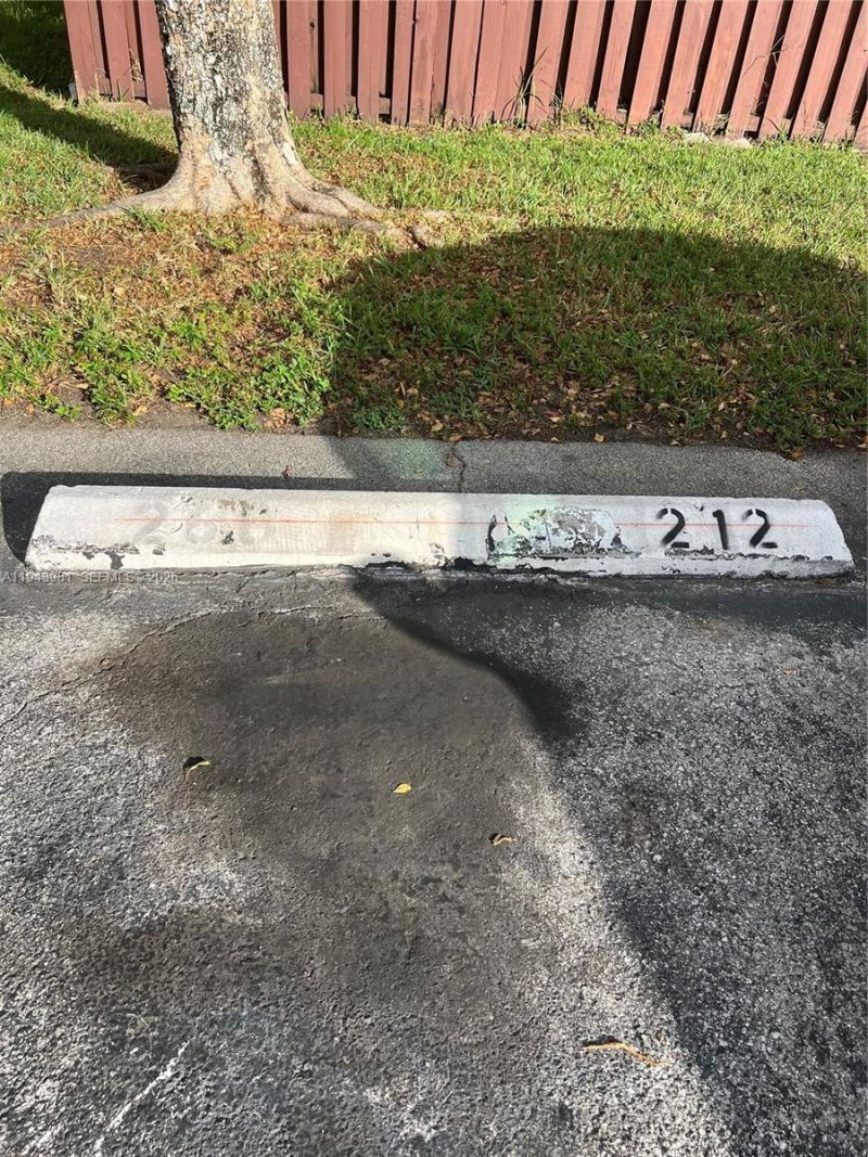260 NW 107th Ave, Unit 212, Miami, FL 33172 Photo